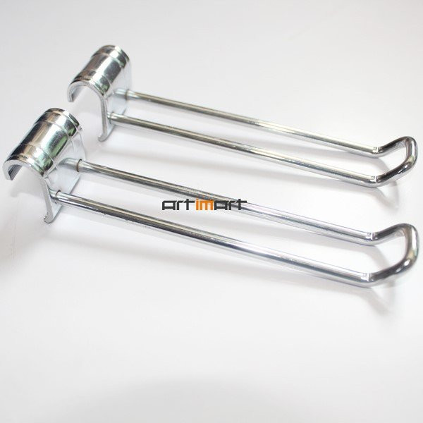 Dvigubas kabliukas ant traversos