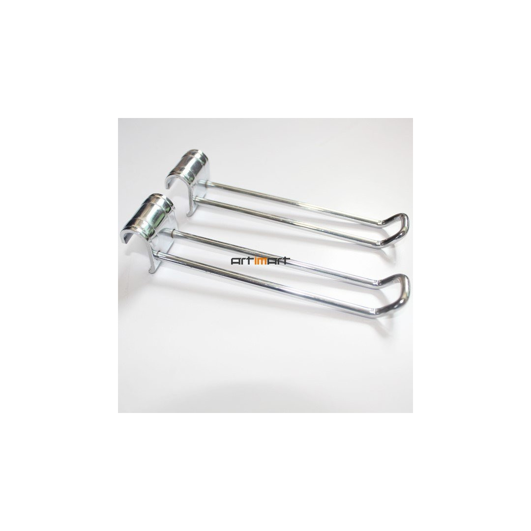 Dvigubas kabliukas ant traversos