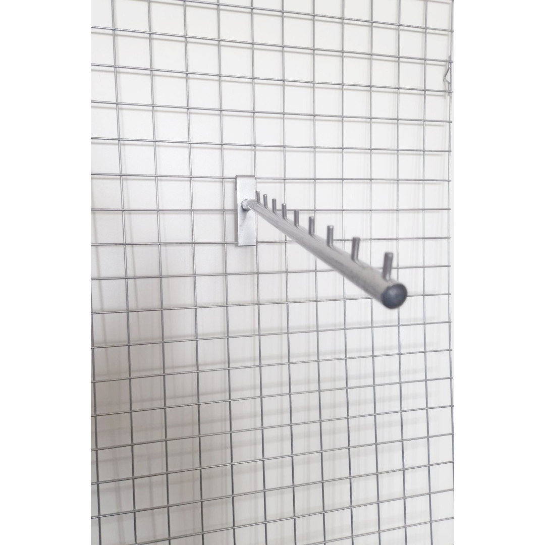 Pakaba į tinklą pasvirusi